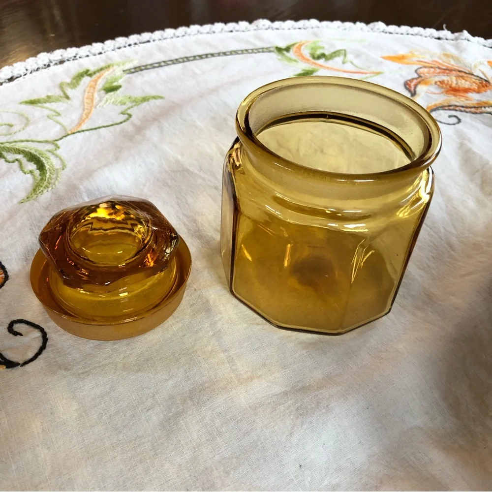 Vintage LE Smith Dakota Amber Paneled Apothecary Canister. 5.5 x4.5
